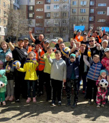 Массовый субботник по уборке и благоустройству придомовой территории
