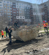 Массовый субботник по уборке и благоустройству придомовой территории